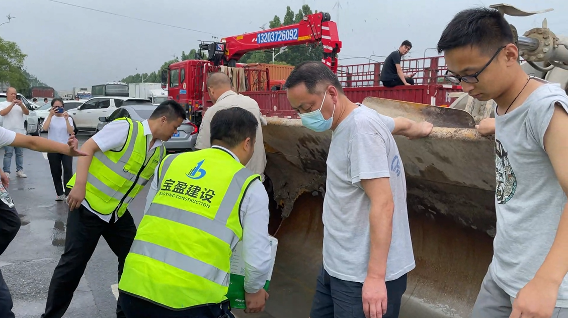 全力以赴,河南寶盈建設集團有限公司防汛搶險阻擊戰(zhàn)